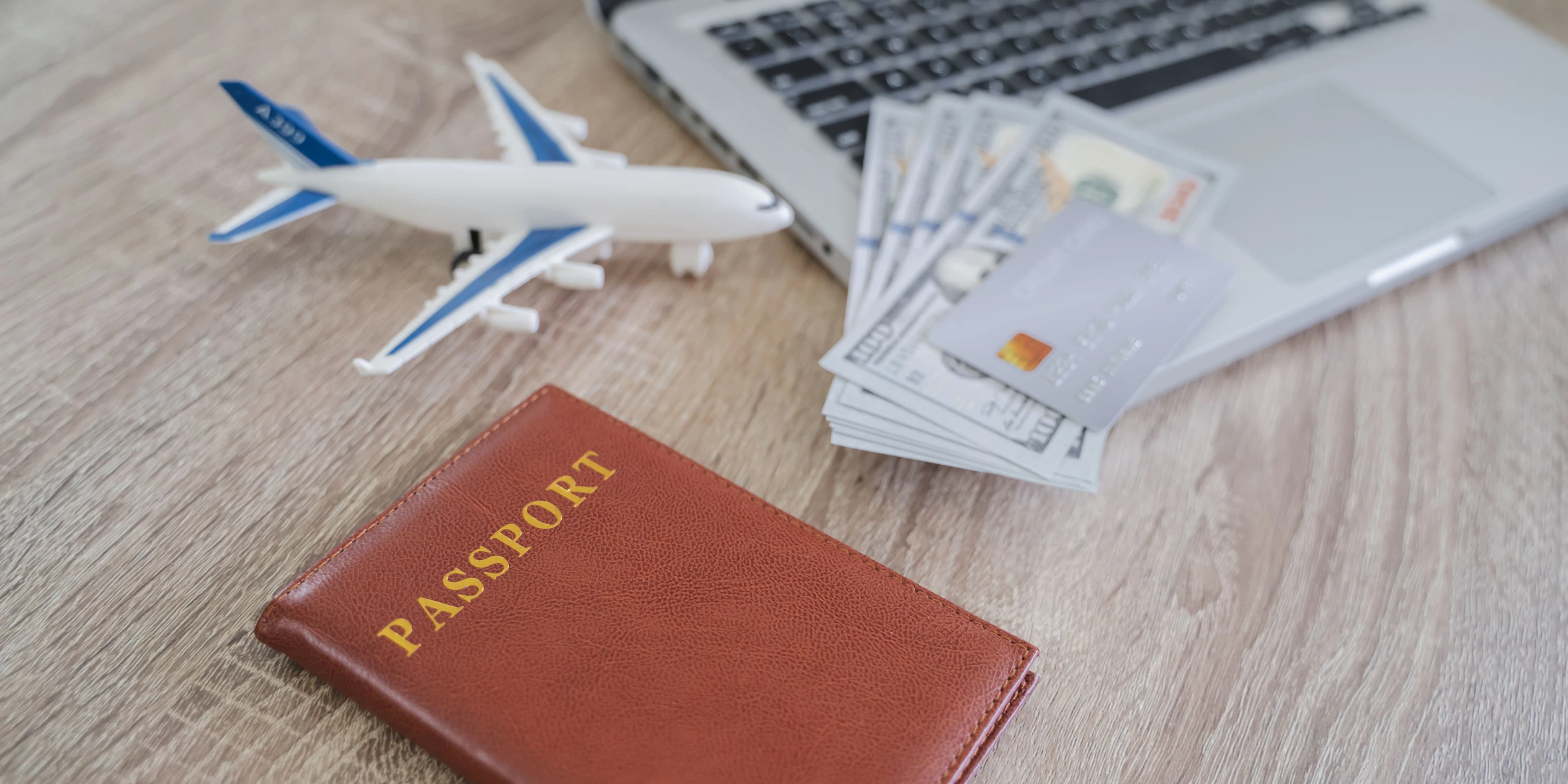 Gestion des factures en déplacement : comment les pros s'organisent-ils ?